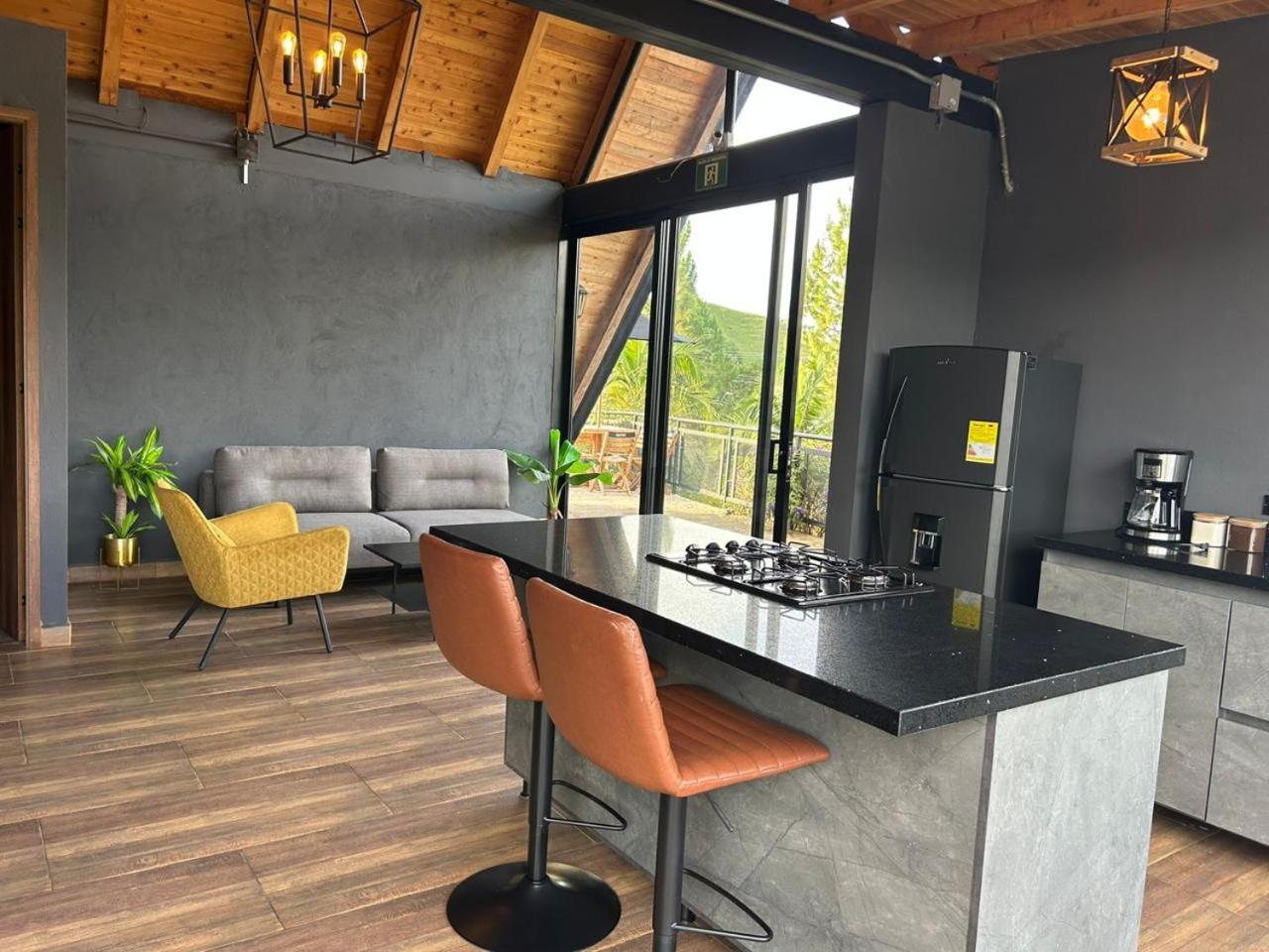 Gretel Chalets Suizo กัวตาเป ภายนอก รูปภาพ